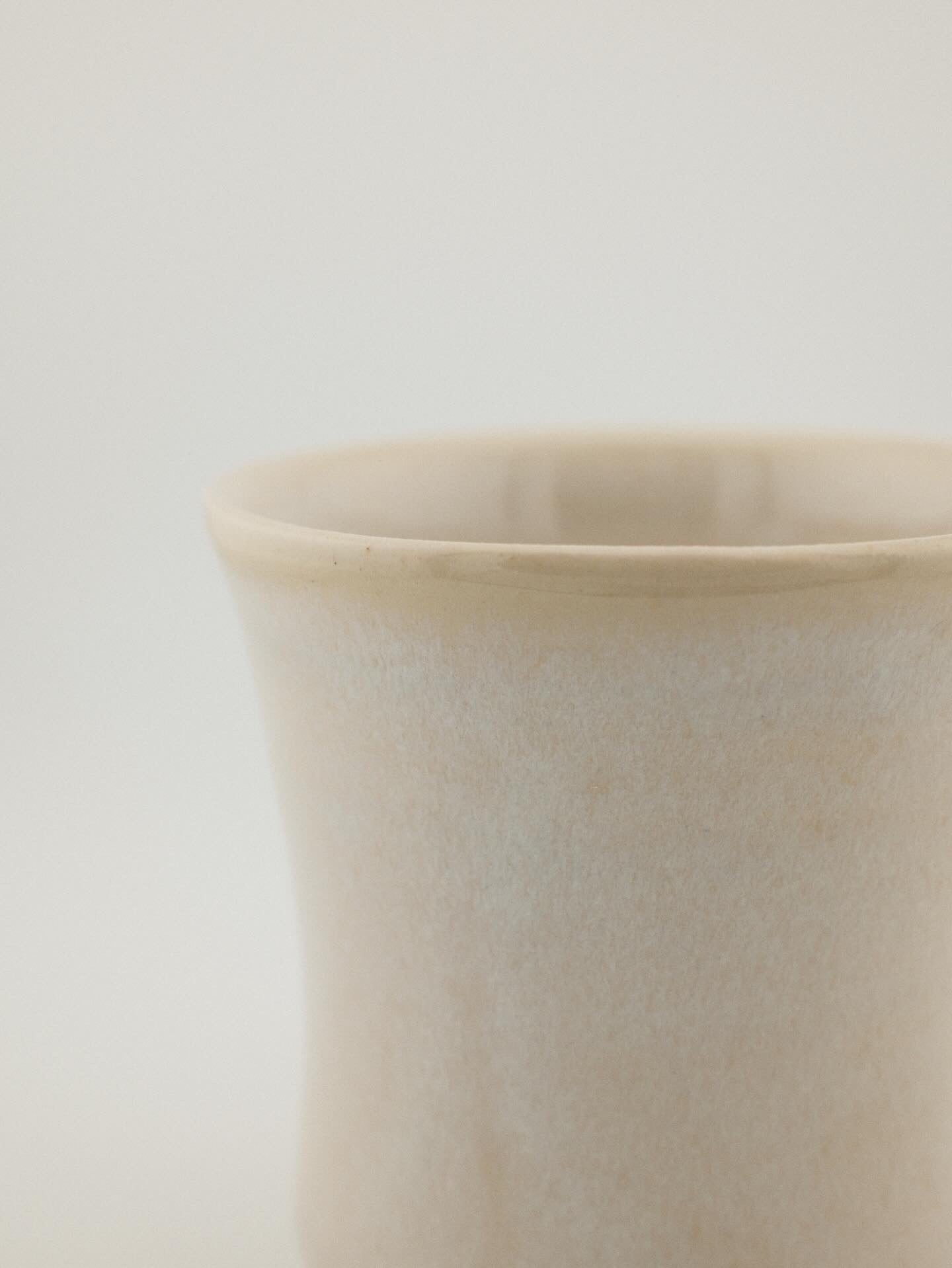 Curved cup